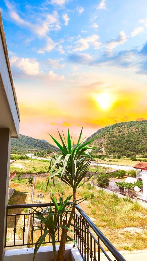 Anastasia's Home in central crossroad Parga Exterior foto